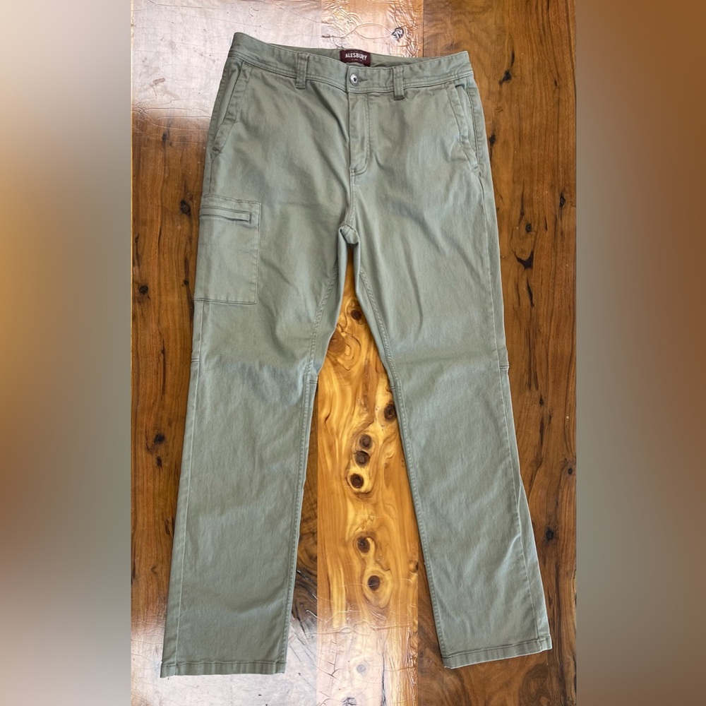 Alesbury Men's Green Cargo Pants- 33/34